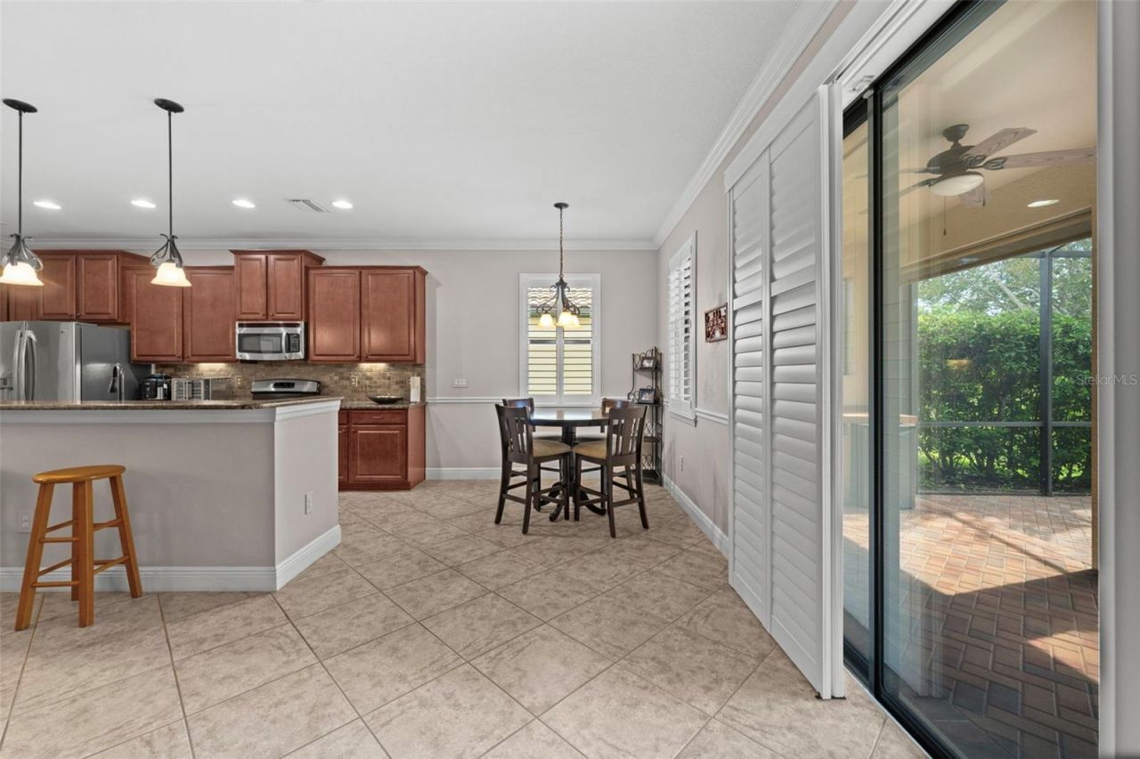 8212 36th Street E, Sarasota, FL 34243 Photo