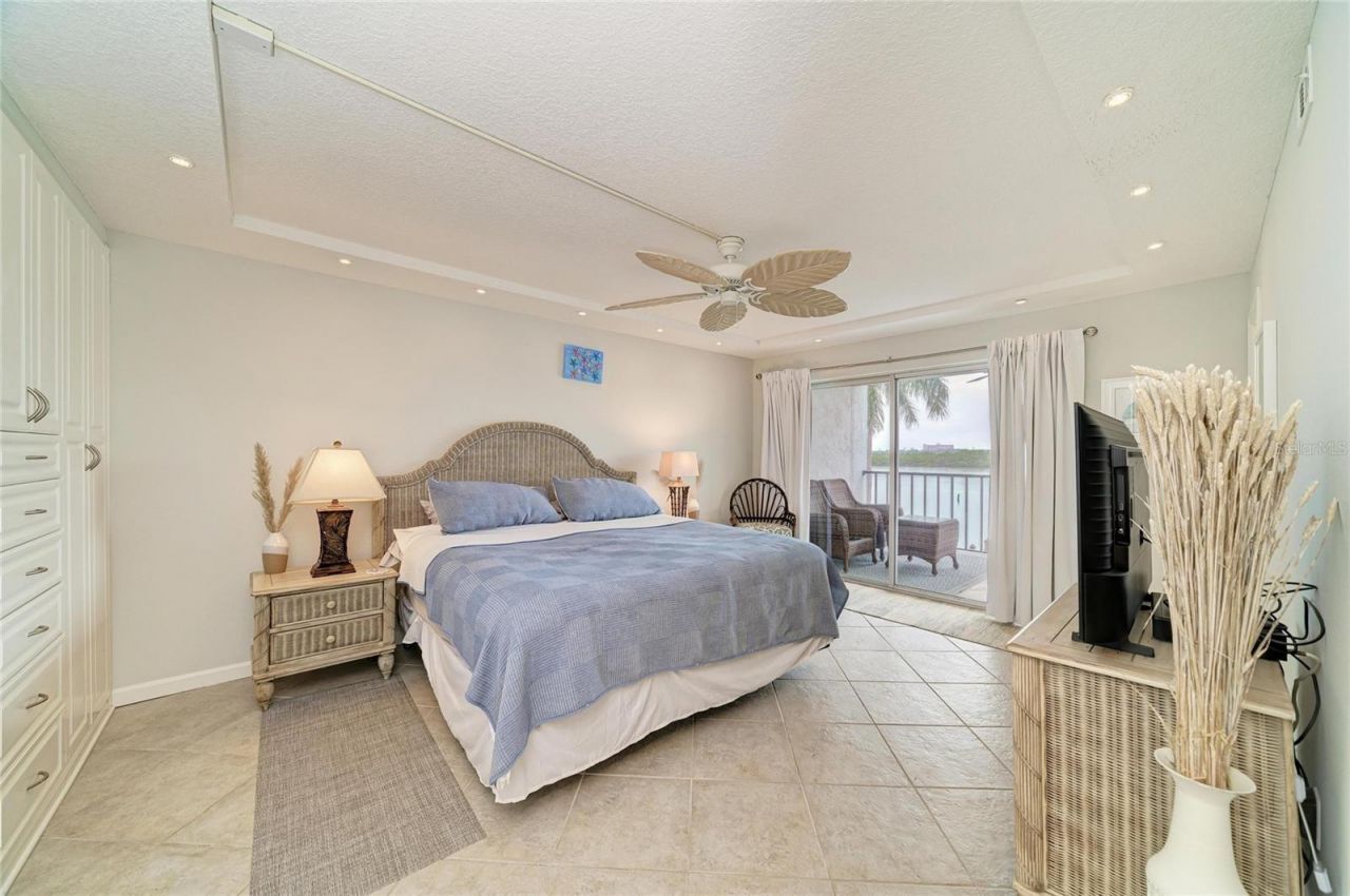 9393 Midnight Pass Road, Unit 205, Sarasota, FL 34242 Photo