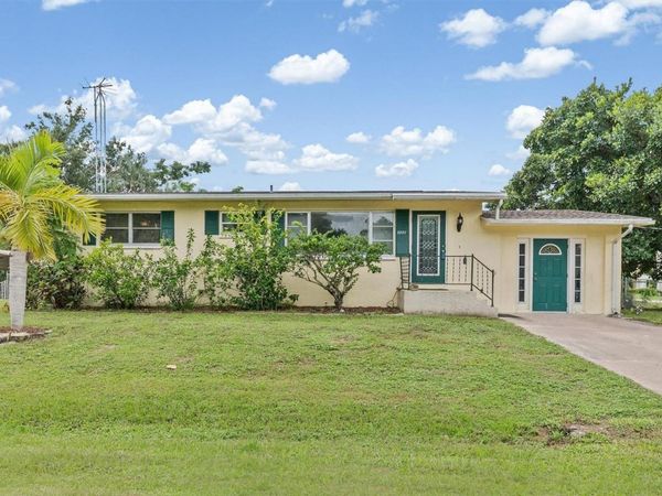 2205 DIXIE AVENUE , PUNTA GORDA, FL 33950