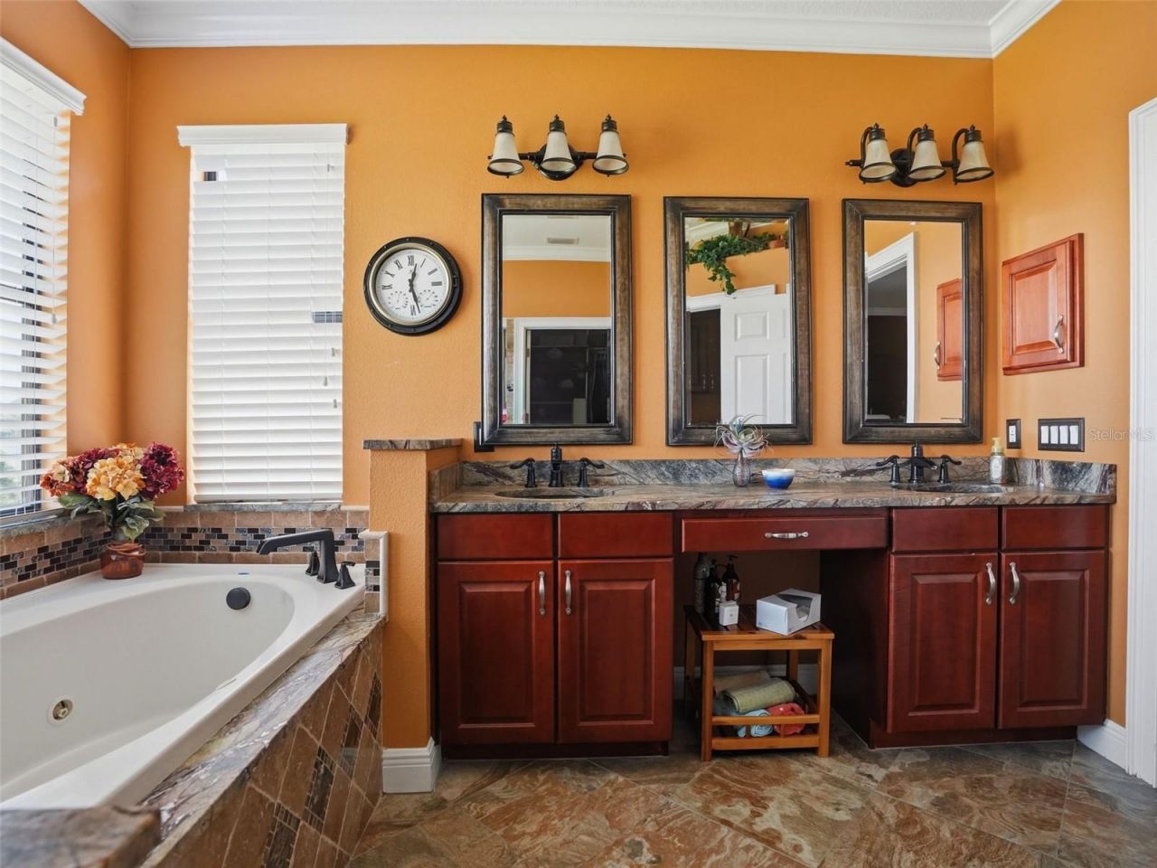 2707 Lakebreeze Lane S, Clearwater, FL 33759 Photo