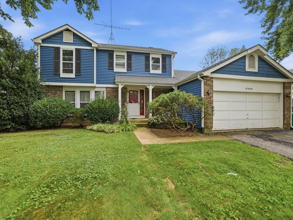 27W105 Walnut Drive , Winfield, IL 60190