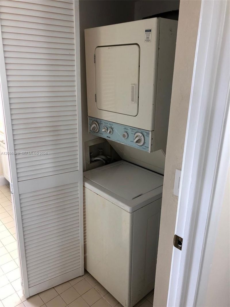 20840 San Simeon Way, Unit 702, Miami, FL 33179 Photo