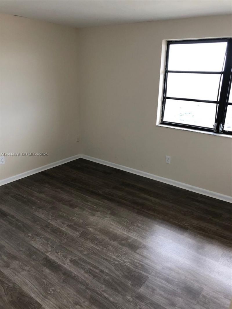 20840 San Simeon Way, Unit 702, Miami, FL 33179 Photo
