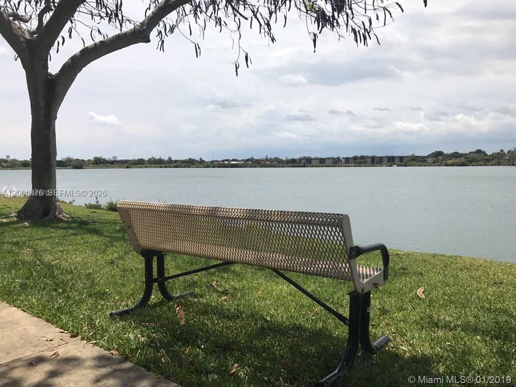 20840 San Simeon Way, Unit 702, Miami, FL 33179 Photo