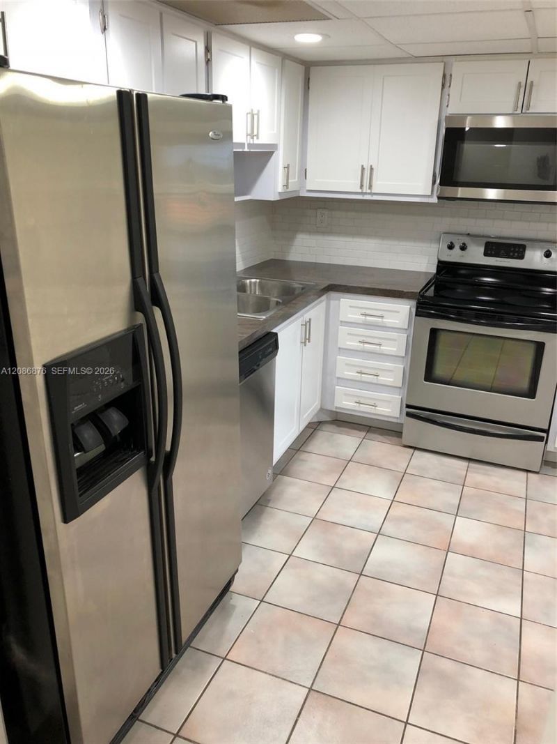 20840 San Simeon Way, Unit 702, Miami, FL 33179 Photo