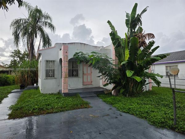 1424 W 34th St, Riviera Beach, FL 33404