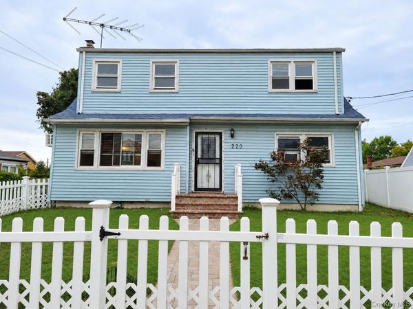 220 Lehrer Avenue, Elmont, NY 11003