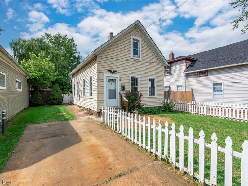3326 W 61st Street, Cleveland, OH 44102 Photo 2