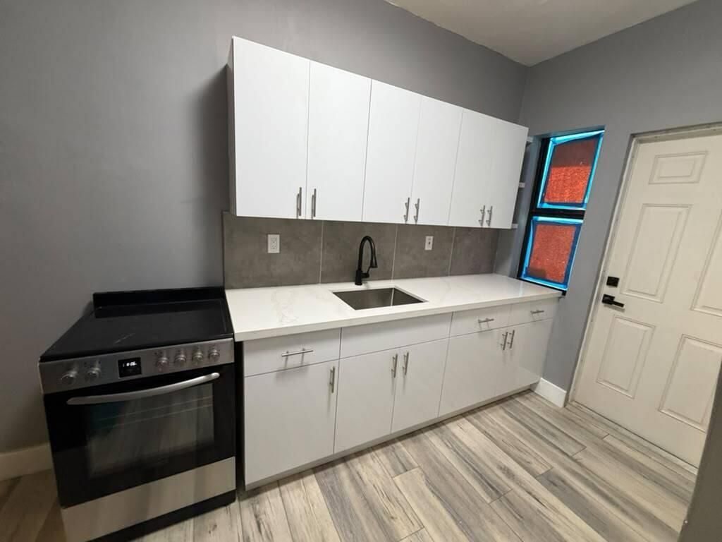 7734 Byron Avenue, Unit 10, Miami Beach, FL 33141 Photo