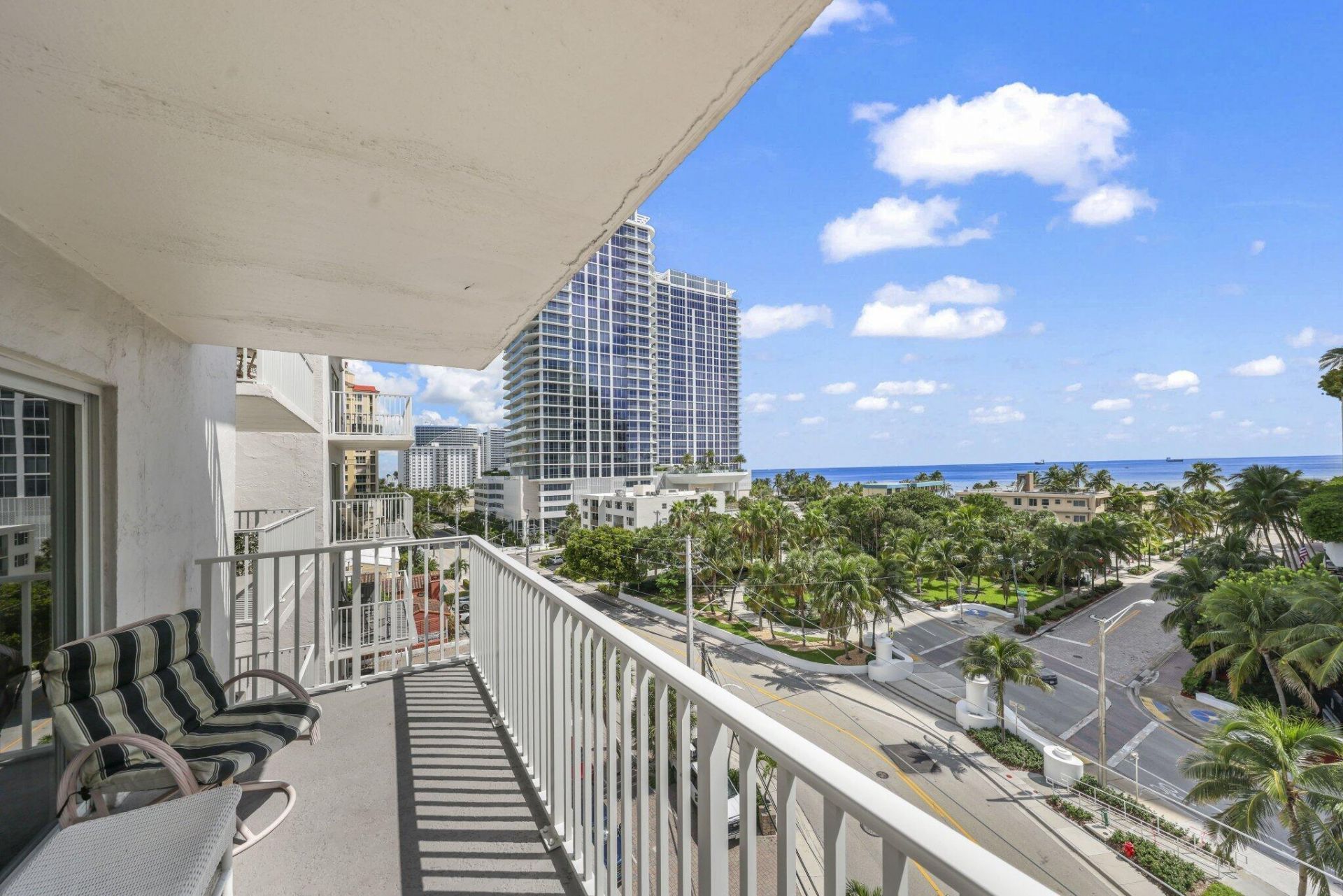 95 N Birch Road, Unit 704, Fort Lauderdale, FL 33304 Photo
