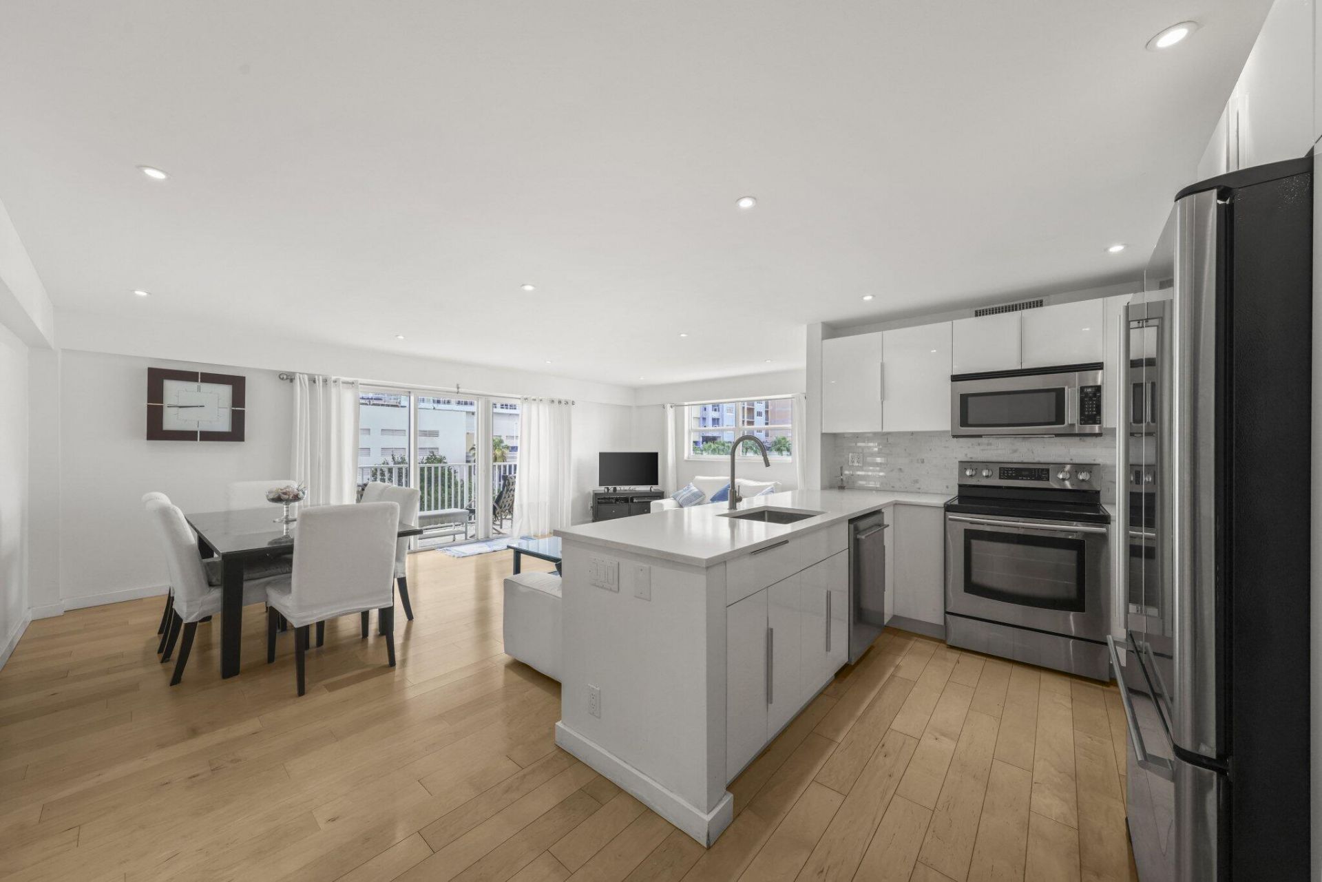 95 N Birch Road, Unit 704, Fort Lauderdale, FL 33304 Photo