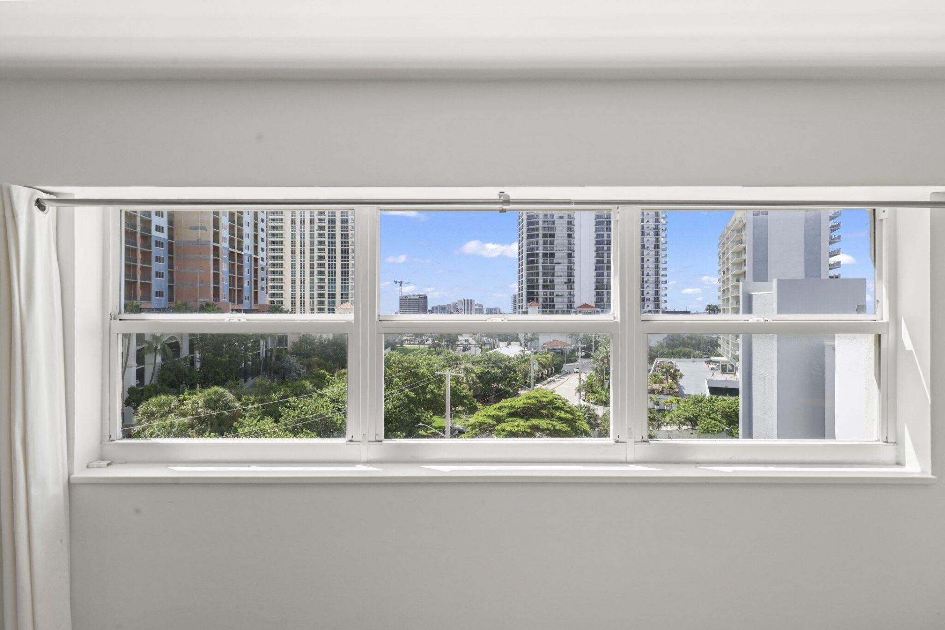 95 N Birch Road, Unit 704, Fort Lauderdale, FL 33304 Photo