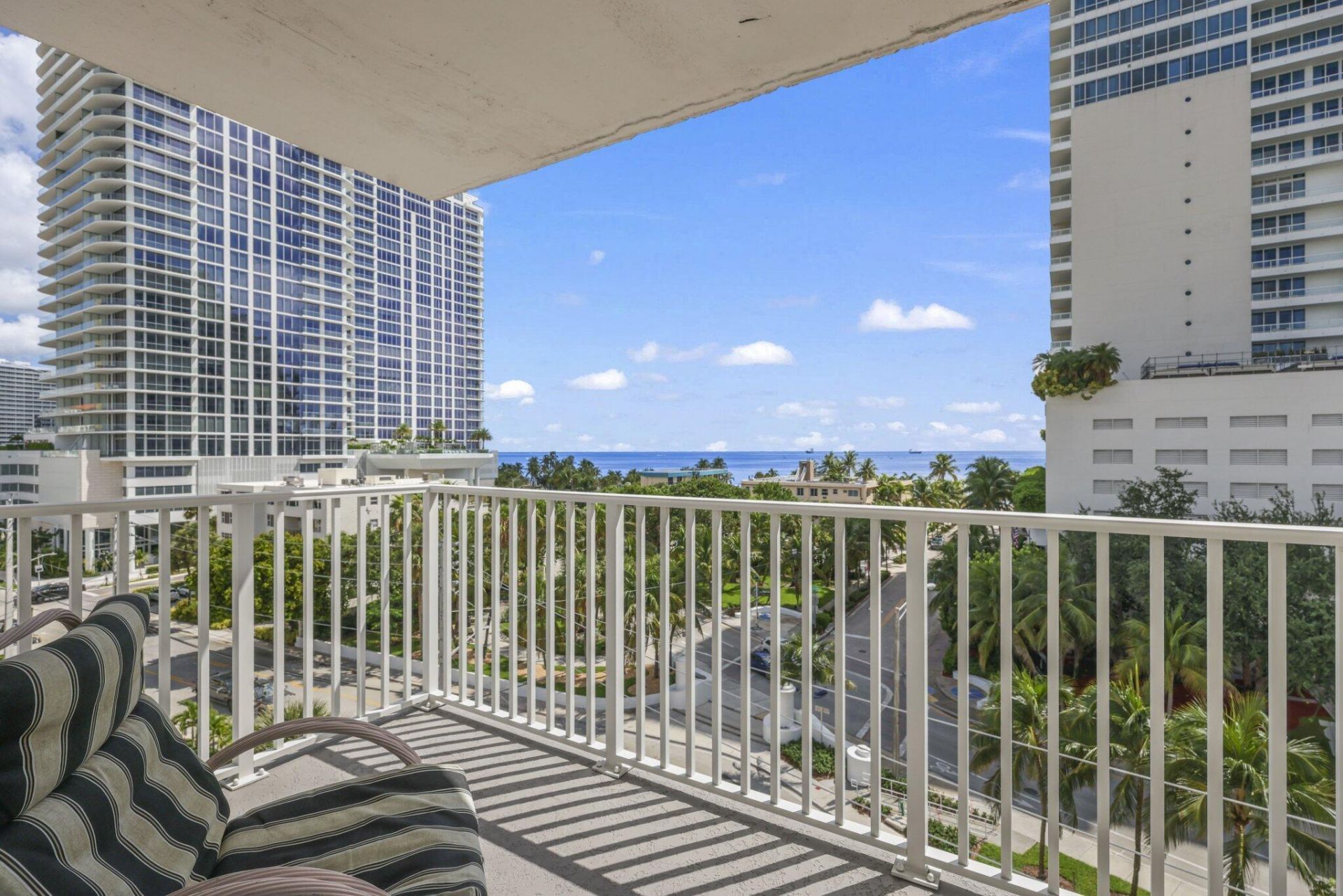 95 N Birch Road, Unit 704, Fort Lauderdale, FL 33304 Photo