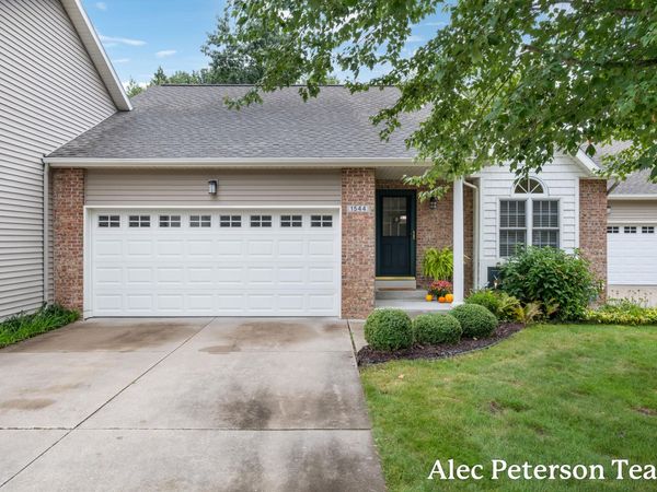 1544 Beechtree Commons, Grand Haven, MI 49417
