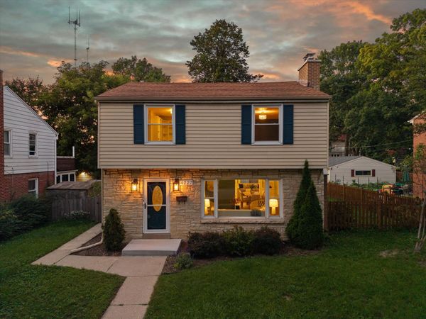 4227 N Olsen Ave, Shorewood, WI 53211