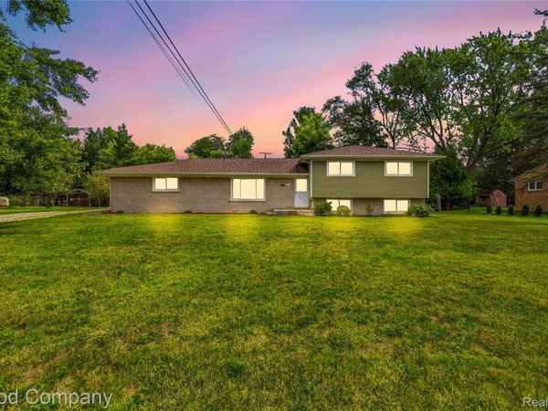 3870 Fernleigh Drive , Troy, Mi 48083