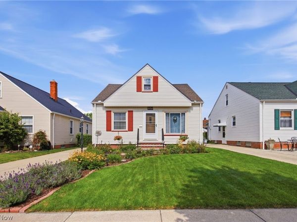 8102 Essen Avenue, Parma, OH 44129