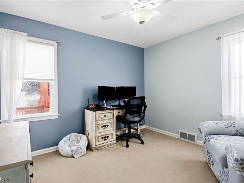 8102 Essen Avenue, Parma, OH 44129 Photo 20