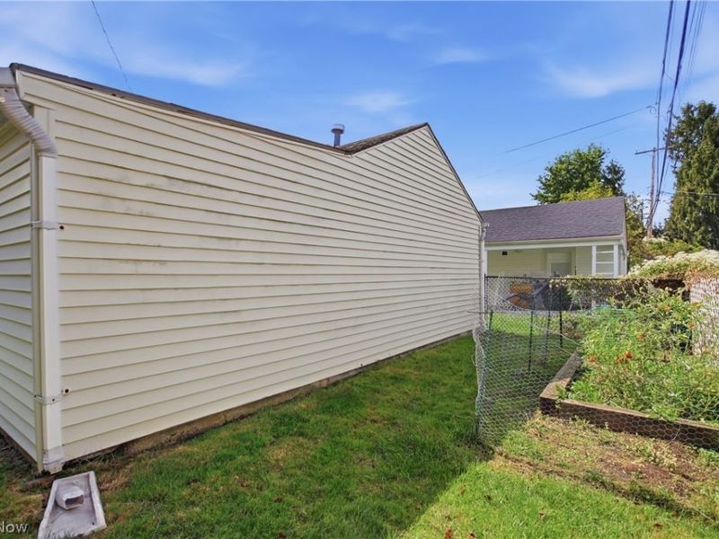 8102 Essen Avenue, Parma, OH 44129 Photo 45