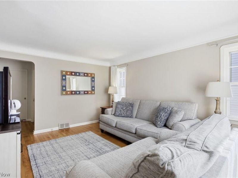 8102 Essen Avenue, Parma, OH 44129 Photo 7