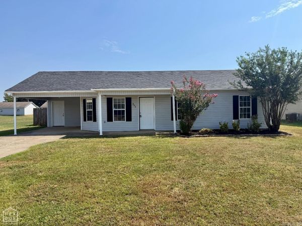 829 N 10th Avenue , Paragould, AR 72450