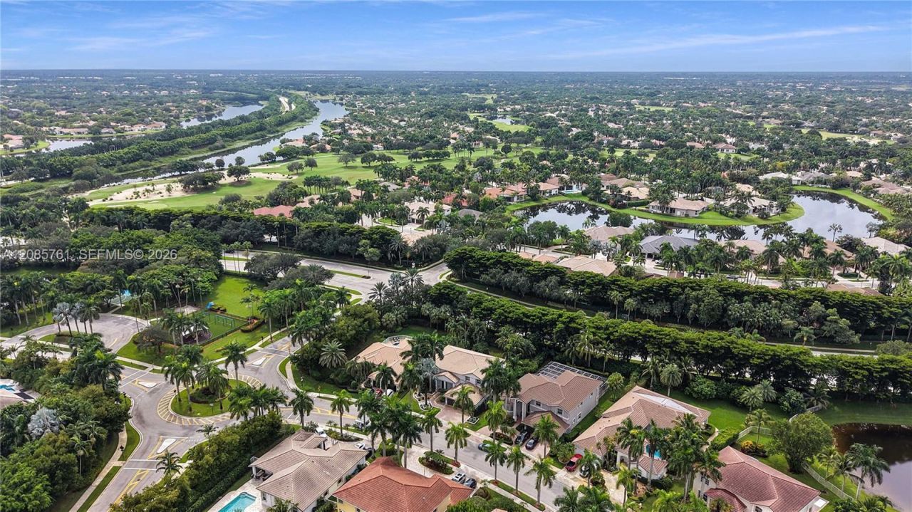 1606 Victoria Pointe Cir, Weston, FL 33327 Photo