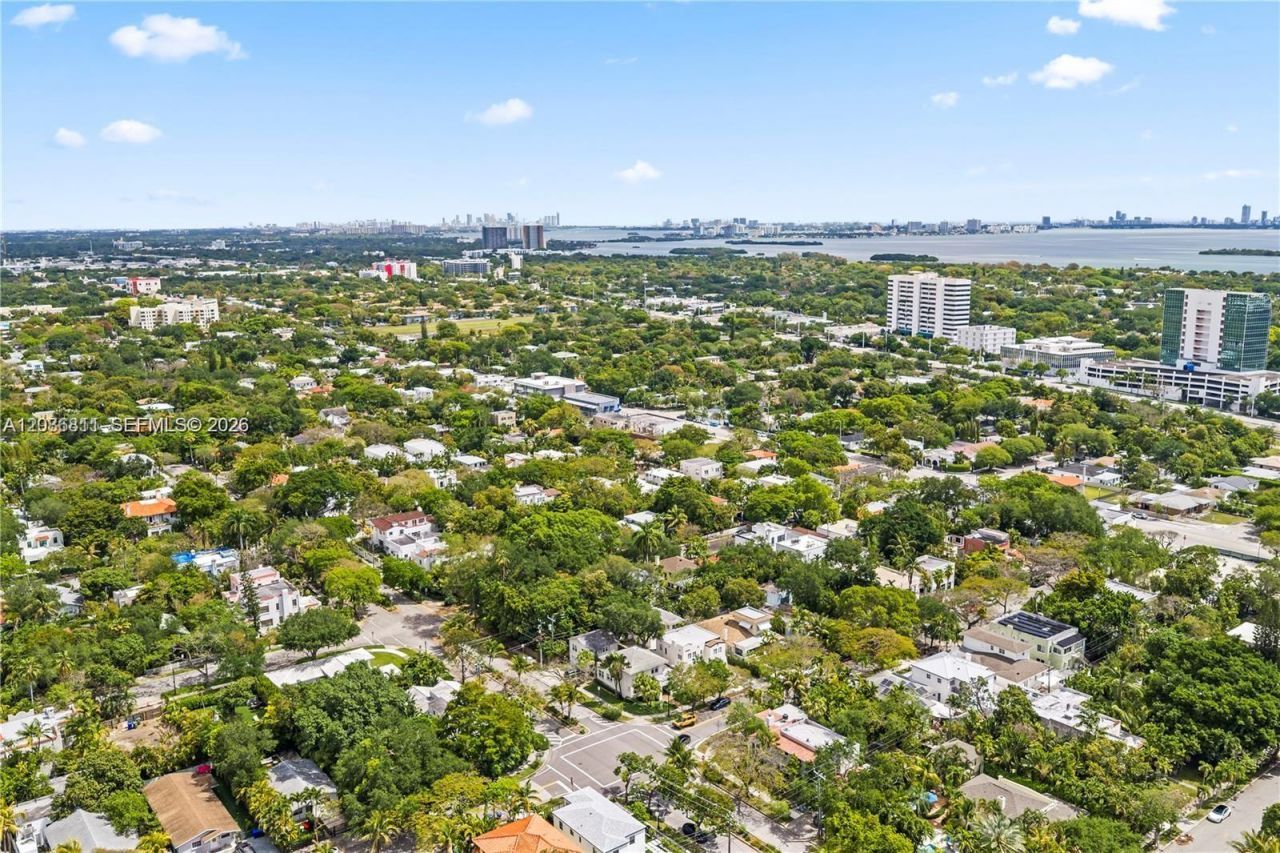 178 NE 45th St, Miami, FL 33137 Photo