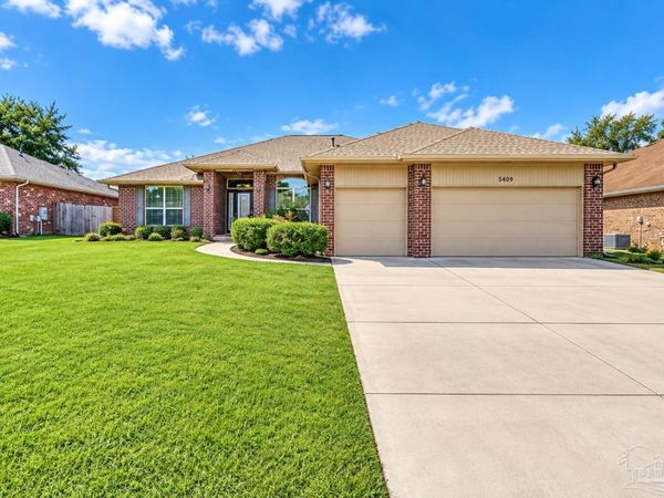 5202 English Oak Dr, Pace, FL 32571