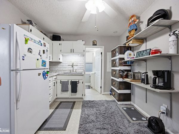 1116 20th Avenue SW, Cedar Rapids, IA 52404