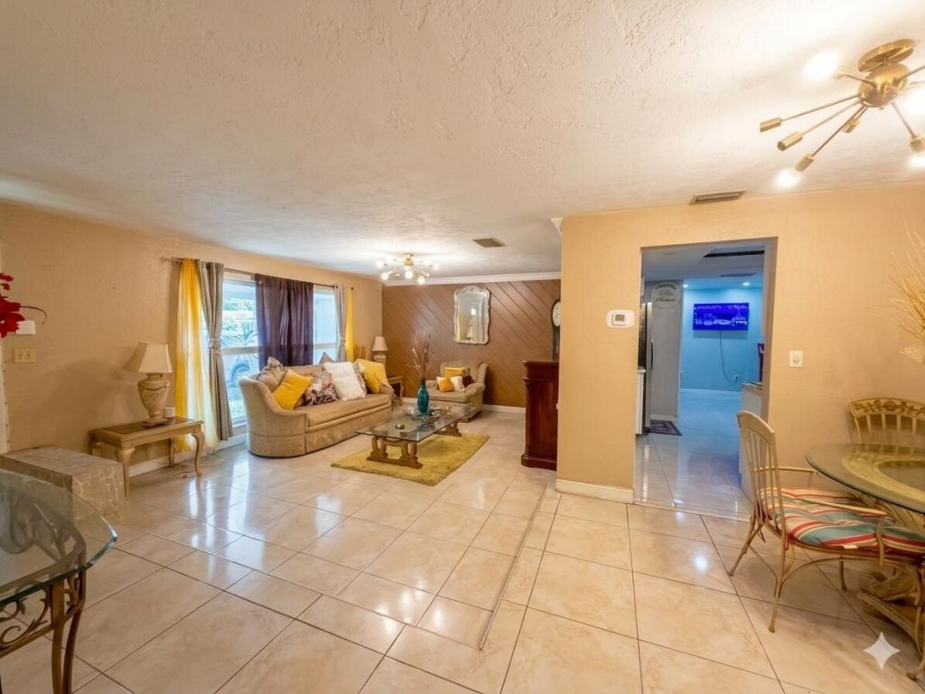 6801 NW 24th Place, Sunrise, FL 33313 Photo