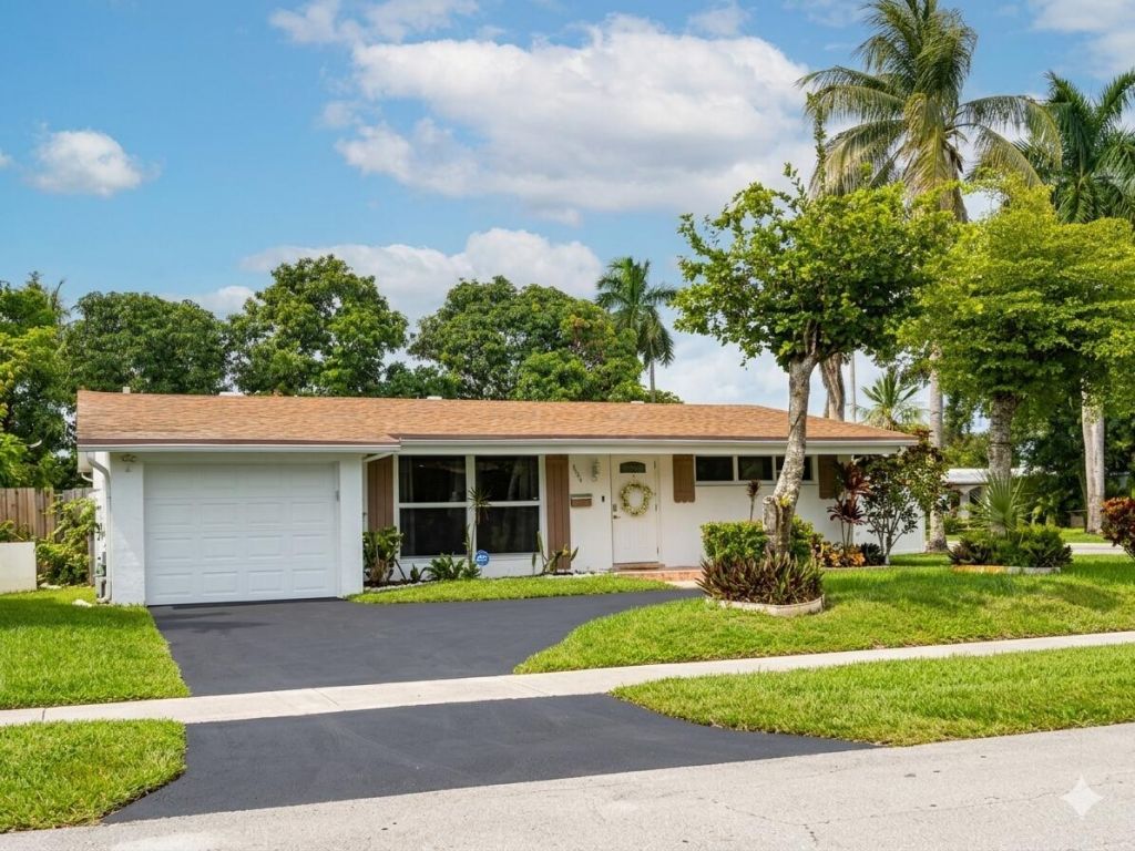 6801 NW 24th Place, Sunrise, FL 33313 Photo