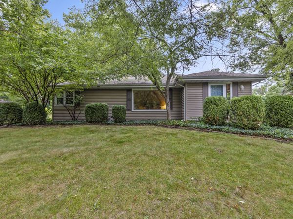 713 COOLIDGE Place , Rockford, IL 61107