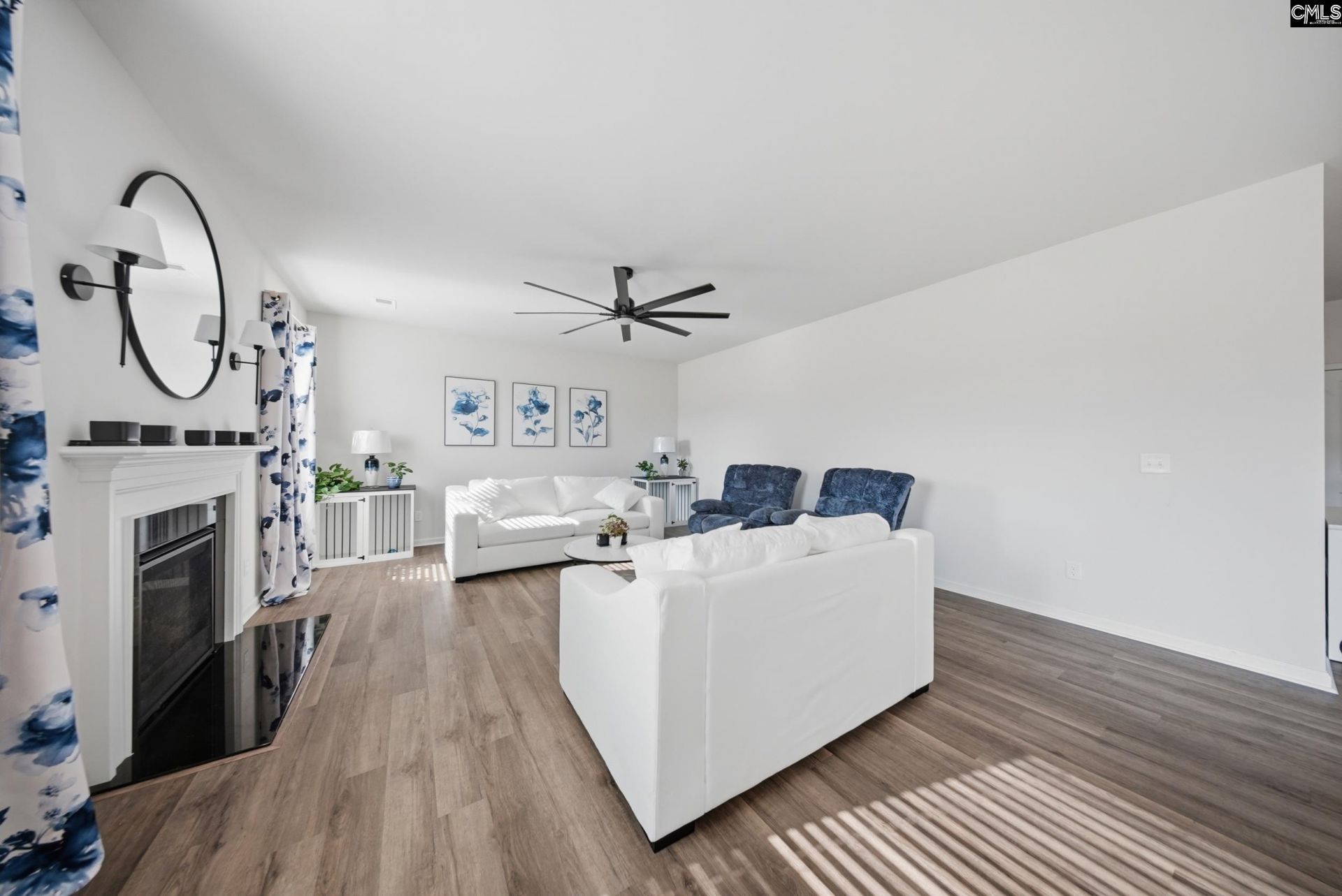 215 Belfast Way Photo 12