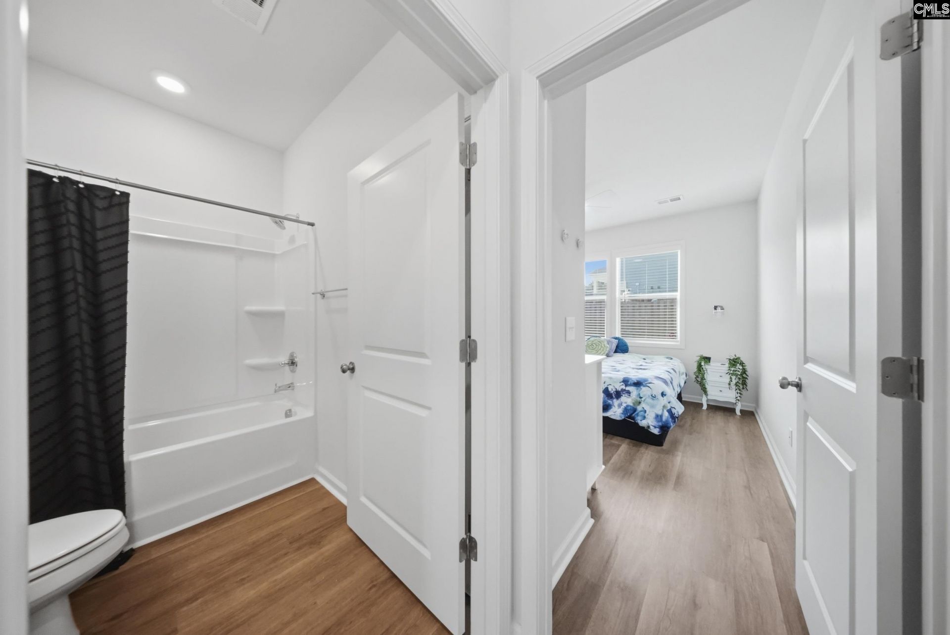 215 Belfast Way Photo 15