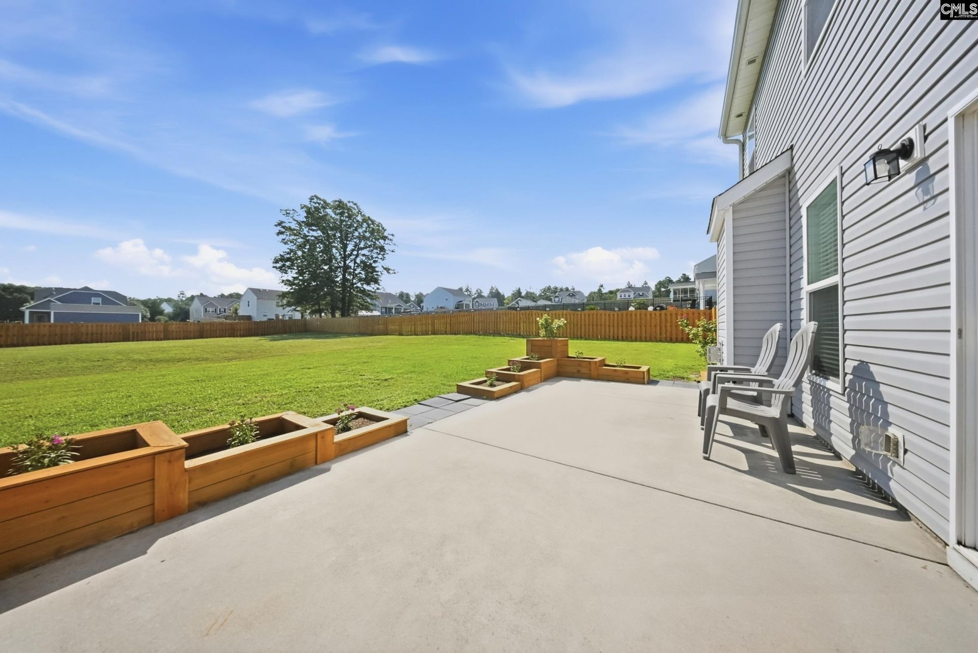 215 Belfast Way Photo 32