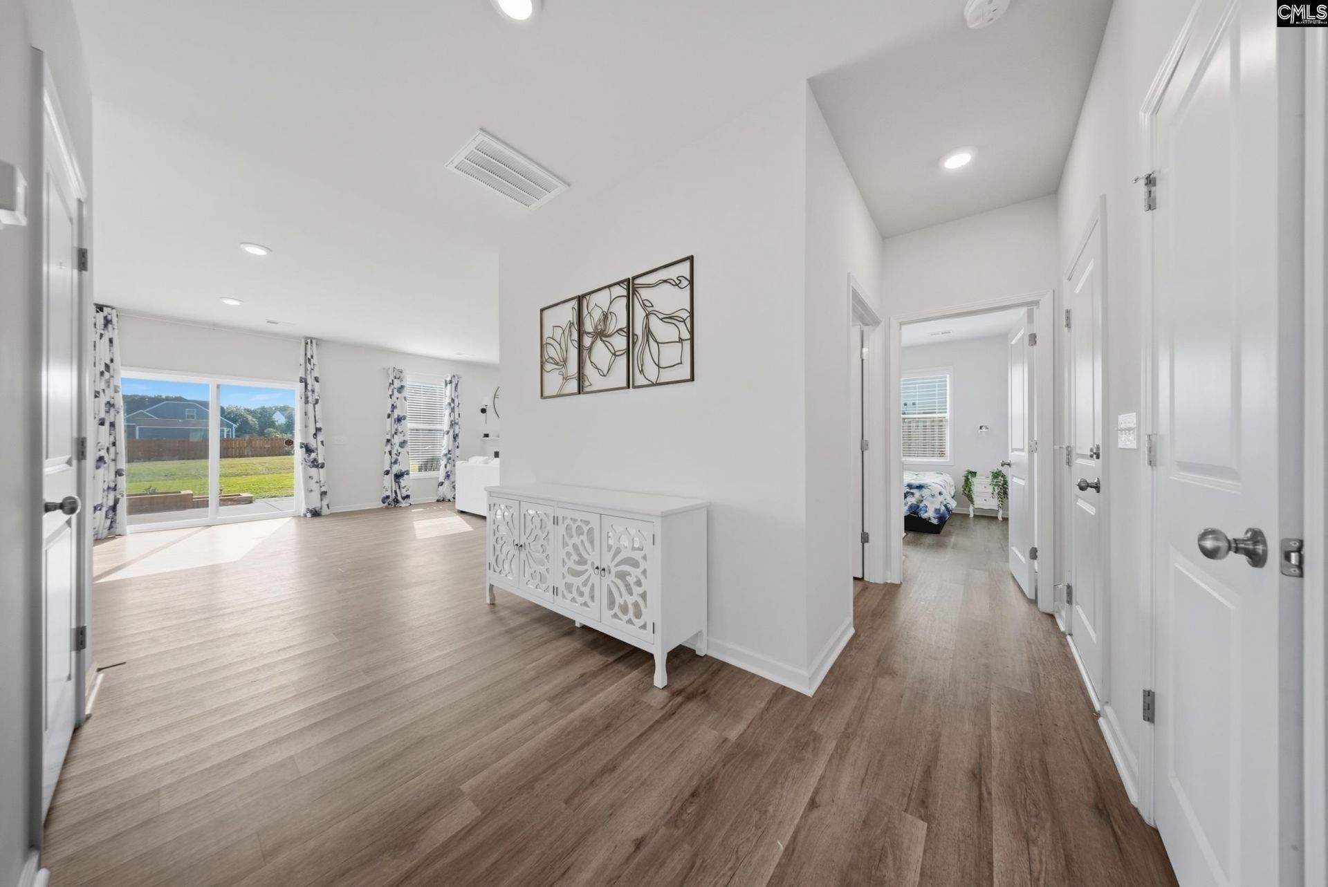215 Belfast Way Photo 7