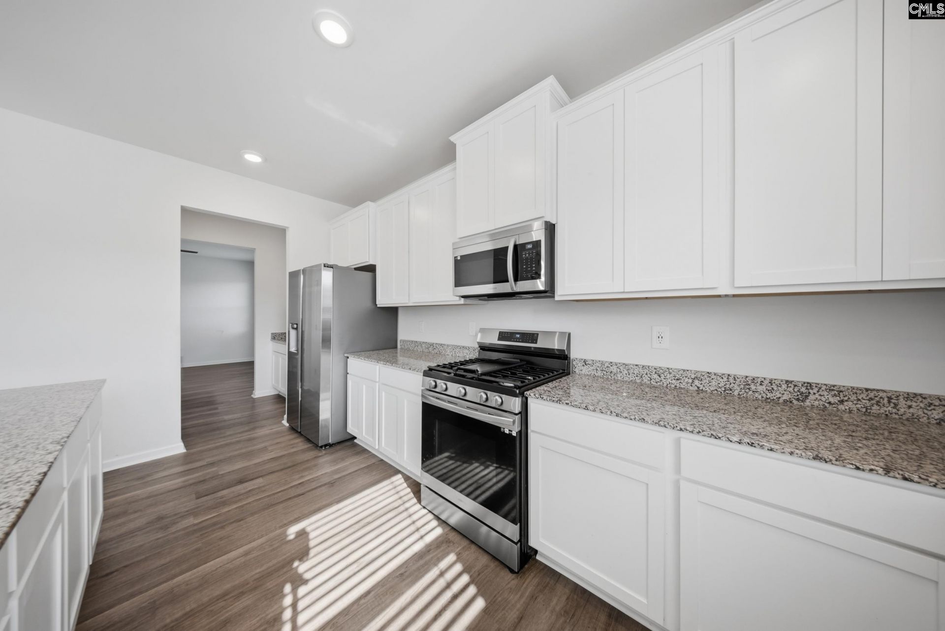 215 Belfast Way Photo 8