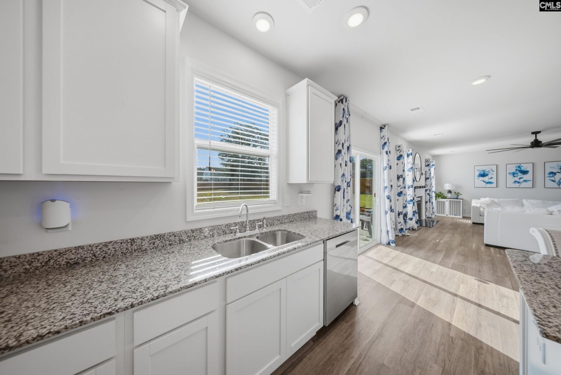 215 Belfast Way Photo 9