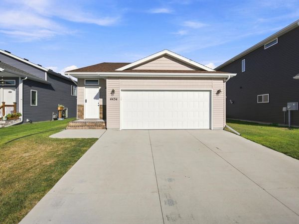4434 19th Street S, Moorhead, MN 56560