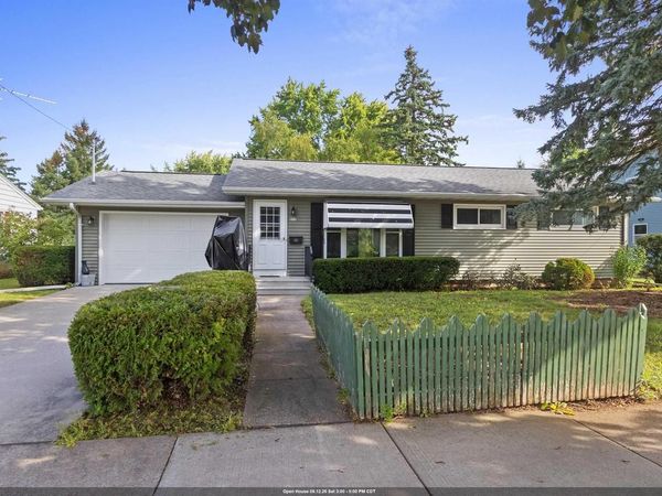 896 W 18TH AVENUE, Oshkosh, WI 54902