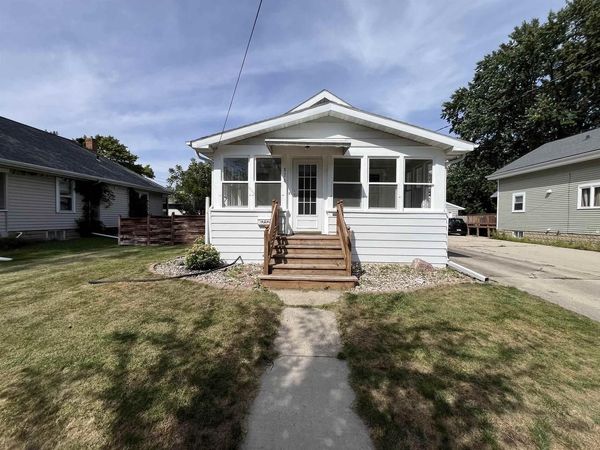 826 W SUMMER STREET, Appleton, WI 54914