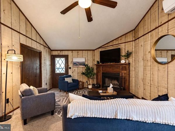 172 LC LARSEN DRIVE, CLIFTON TOWNSHIP, PA 18424