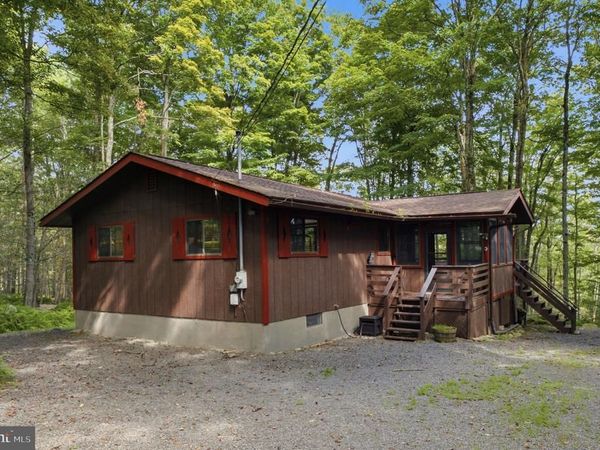 172 LC LARSEN DRIVE , CLIFTON TOWNSHIP, PA 18424