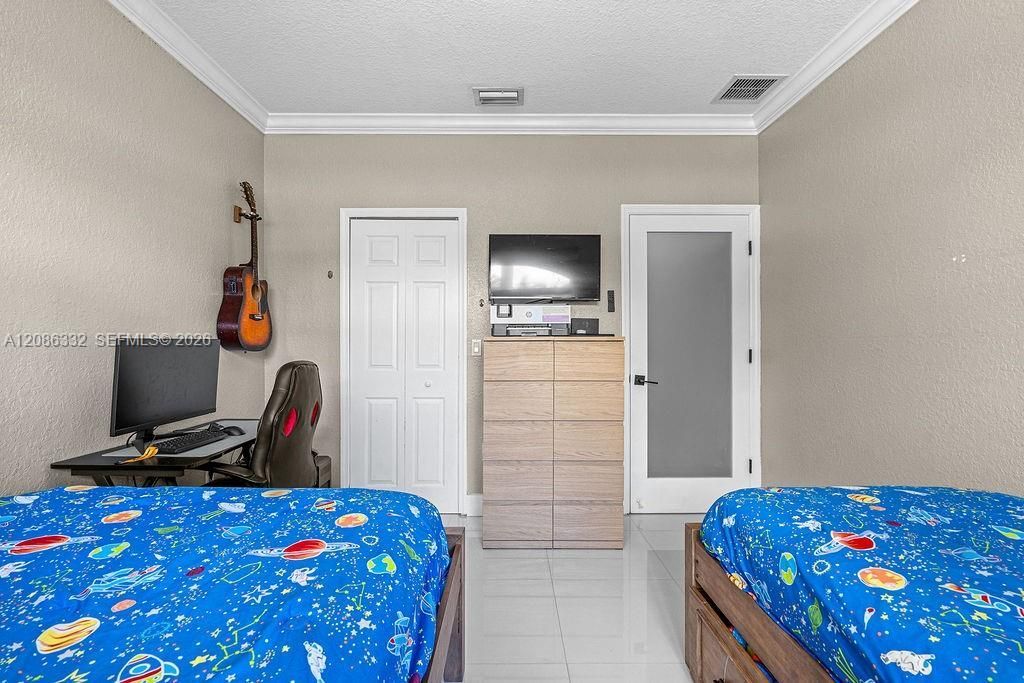 19953 NW 78th Ave, Hialeah, FL 33015 Photo