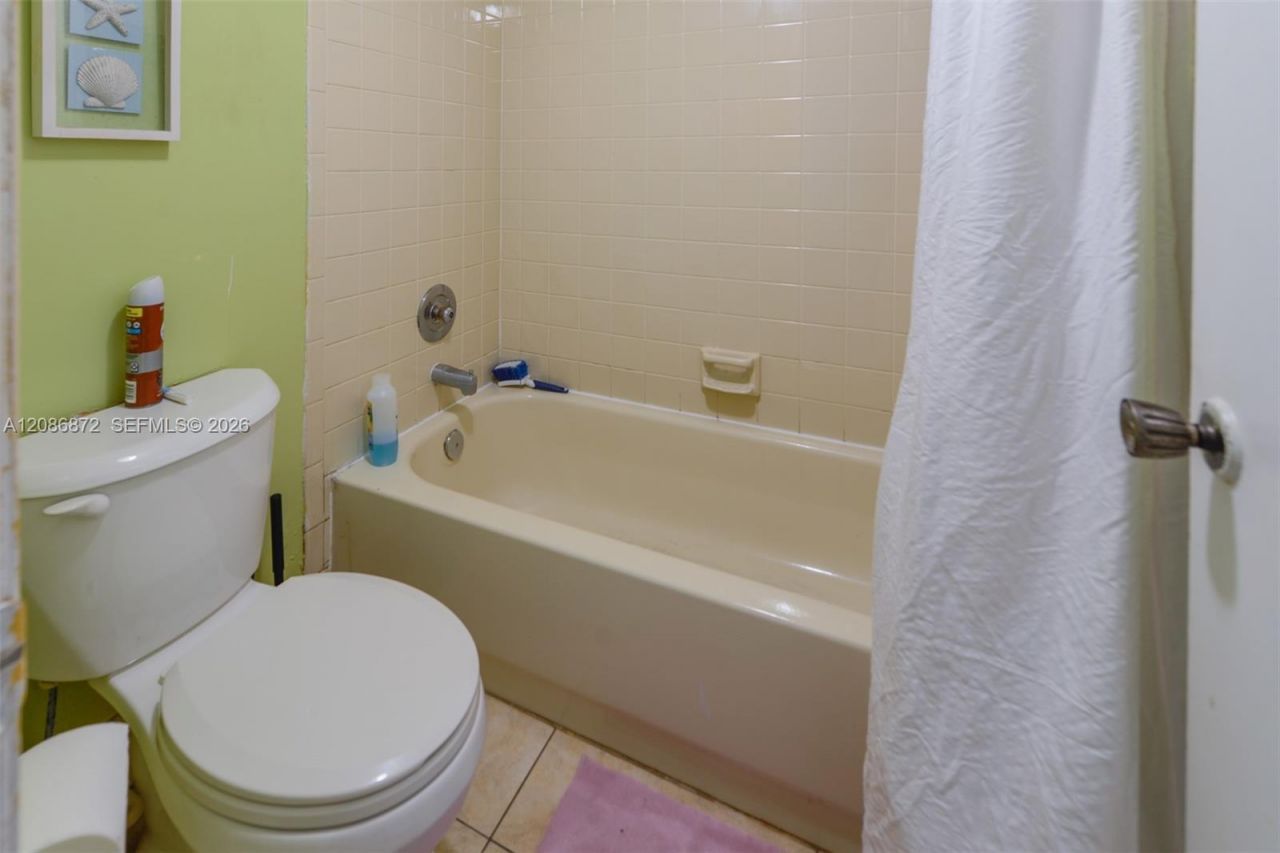 20005 NE 3rd Ct, Unit 3, Miami, FL 33179 Photo