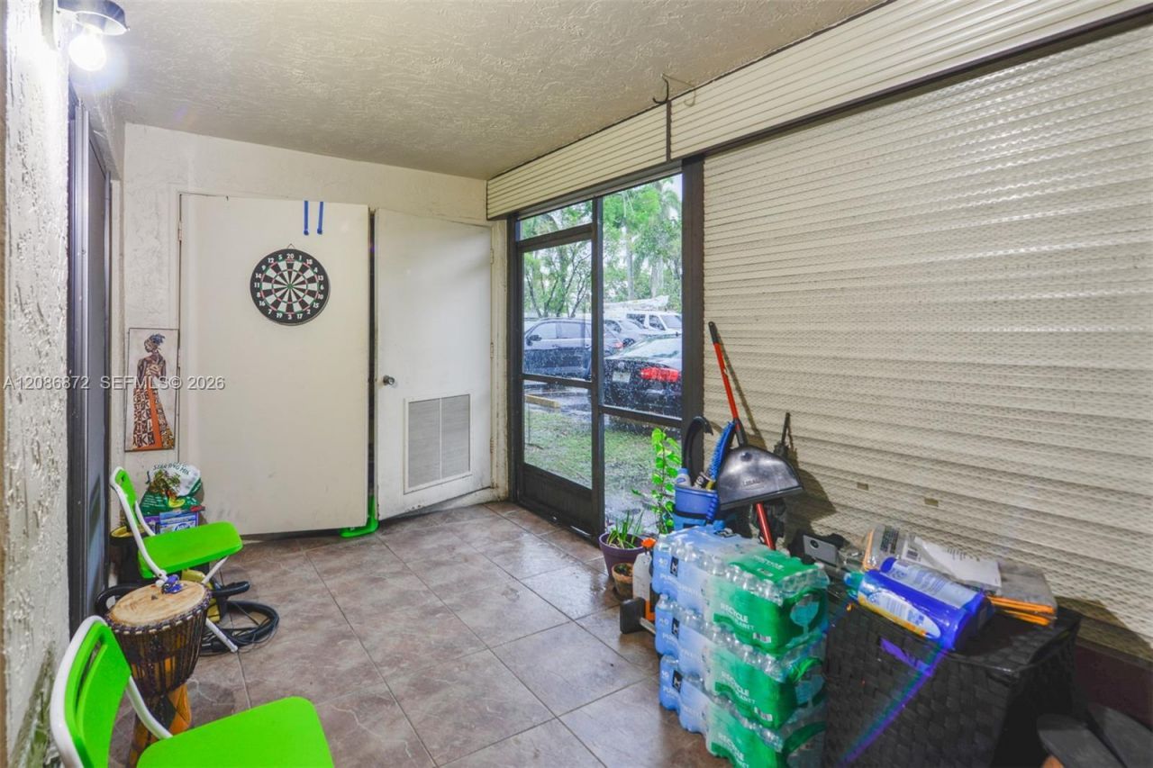 20005 NE 3rd Ct, Unit 3, Miami, FL 33179 Photo