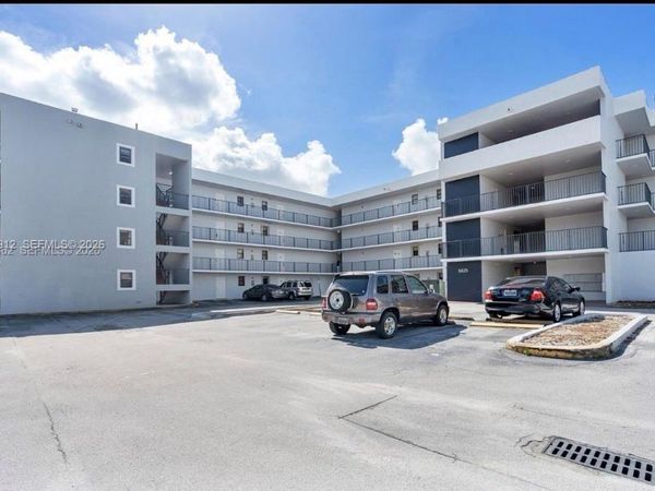 5825 W 25th Ct , Unit 311, Hialeah, FL 33016