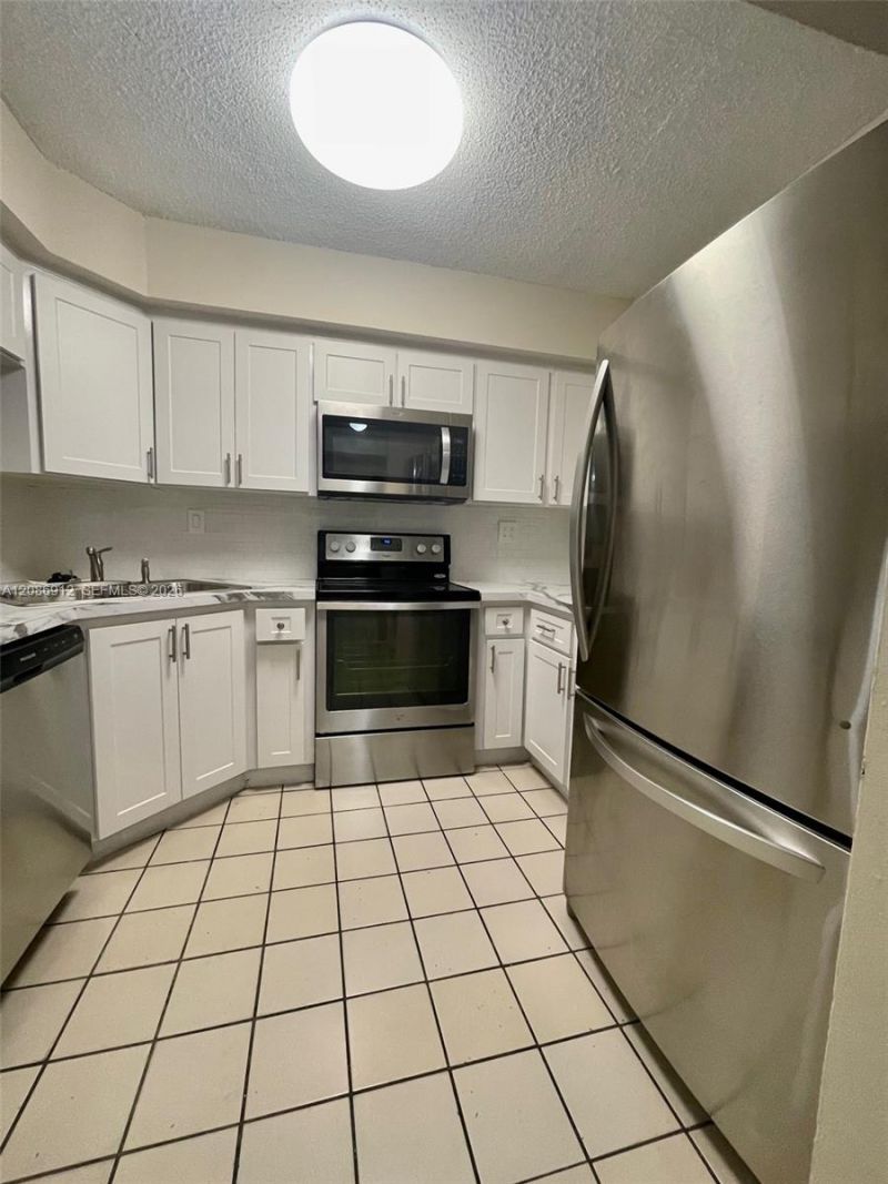 5825 W 25th Ct, Unit 311, Hialeah, FL 33016 Photo