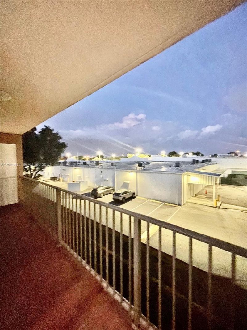 5825 W 25th Ct, Unit 311, Hialeah, FL 33016 Photo