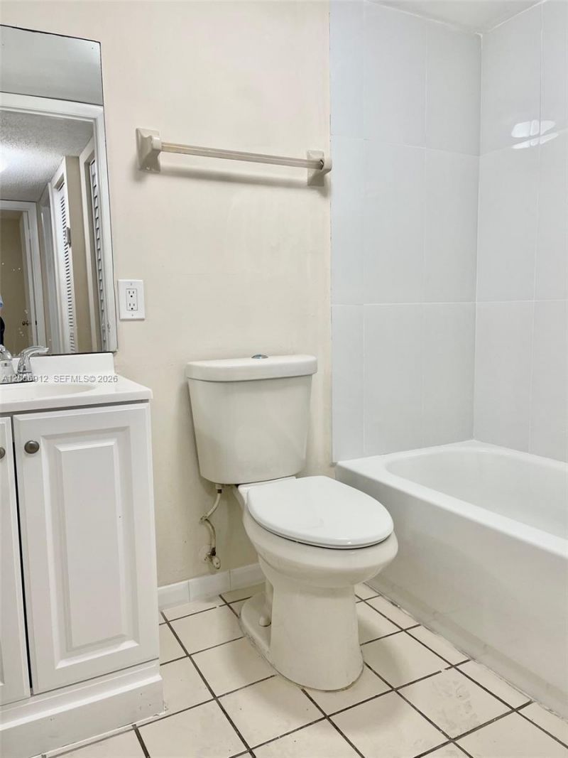 5825 W 25th Ct, Unit 311, Hialeah, FL 33016 Photo
